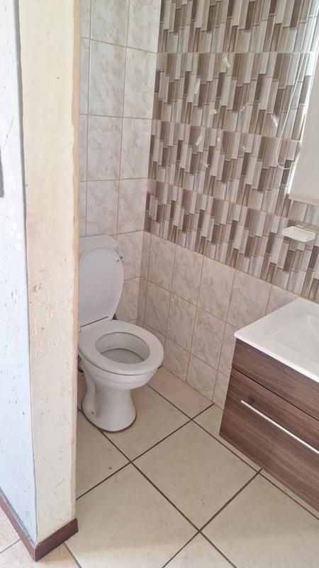 2 Bedroom Property for Sale in Randfontein Gauteng