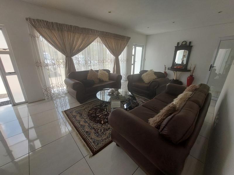 5 Bedroom Property for Sale in Riverspray Lifestyle Estate Gauteng