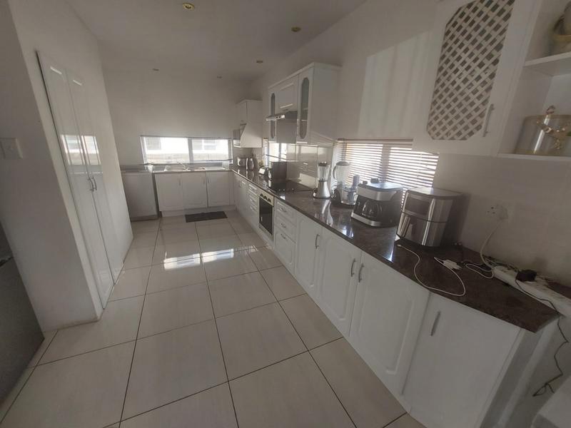5 Bedroom Property for Sale in Riverspray Lifestyle Estate Gauteng