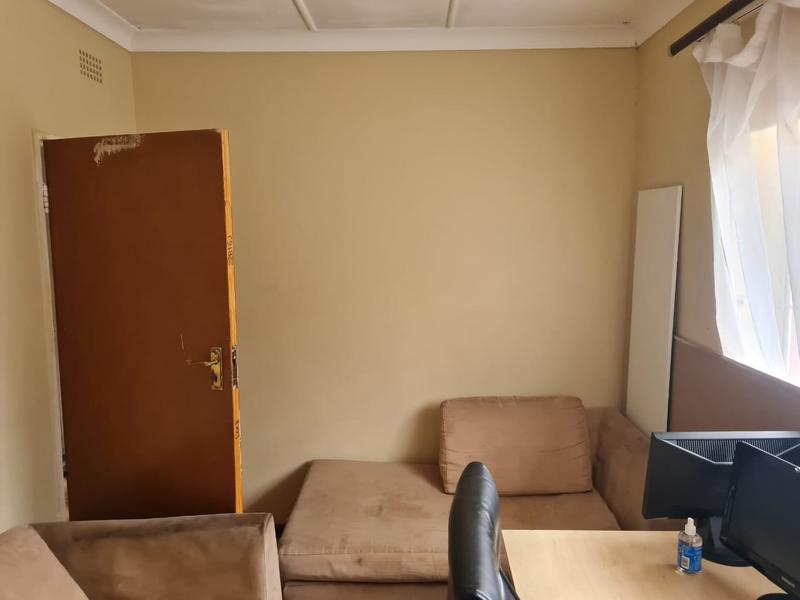 To Let 4 Bedroom Property for Rent in Lambton Gardens Gauteng