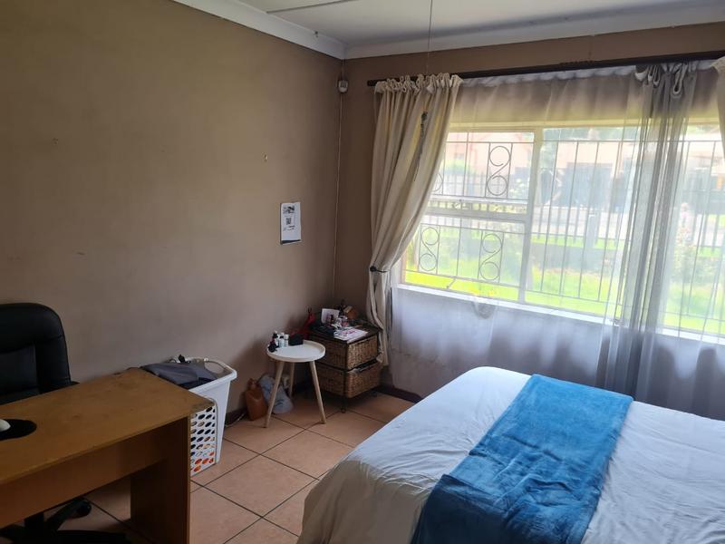 To Let 4 Bedroom Property for Rent in Lambton Gardens Gauteng