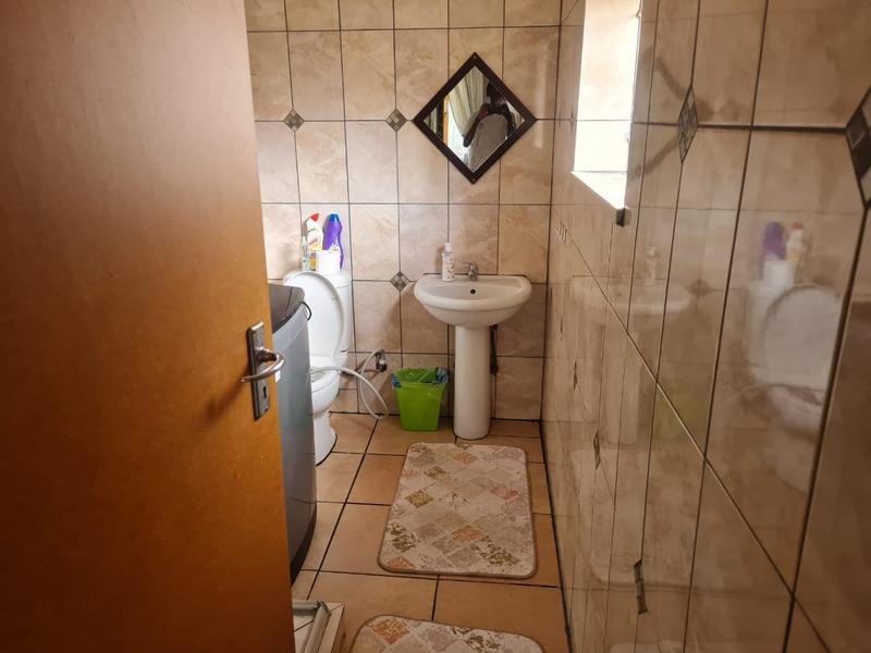 To Let 4 Bedroom Property for Rent in Lambton Gardens Gauteng