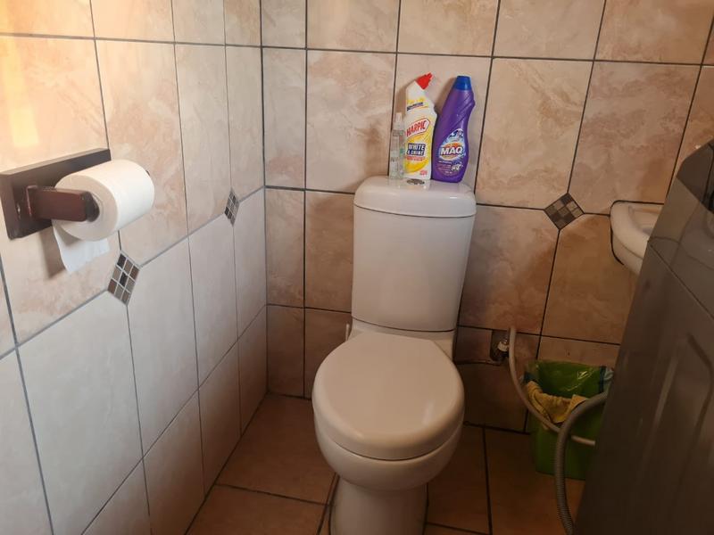 To Let 4 Bedroom Property for Rent in Lambton Gardens Gauteng