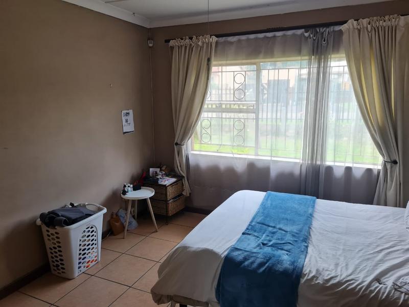 To Let 4 Bedroom Property for Rent in Lambton Gardens Gauteng