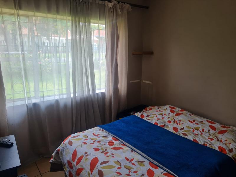 To Let 4 Bedroom Property for Rent in Lambton Gardens Gauteng