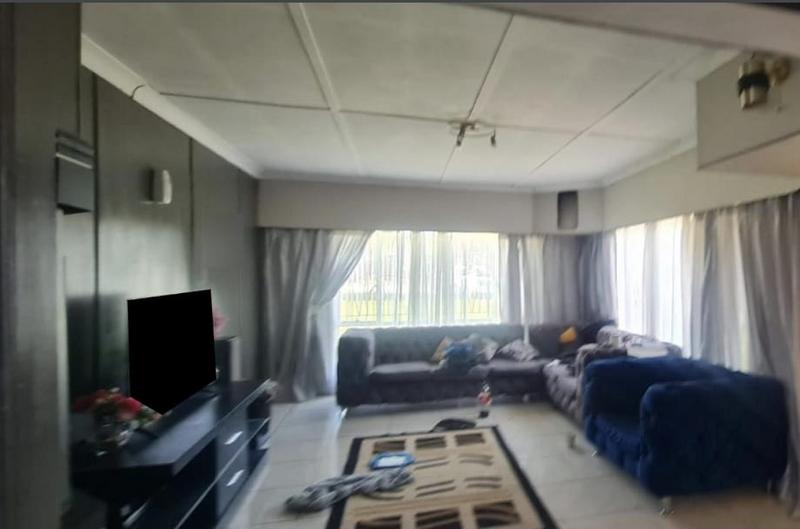 3 Bedroom Property for Sale in Klippoortje Gauteng