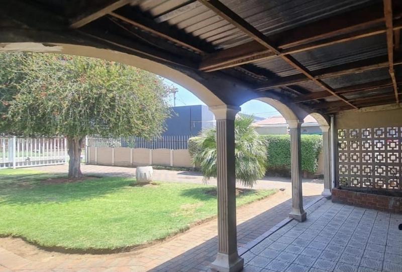 3 Bedroom Property for Sale in Klippoortje Gauteng