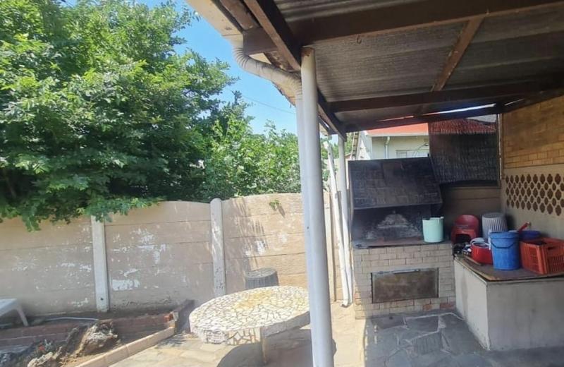 3 Bedroom Property for Sale in Klippoortje Gauteng