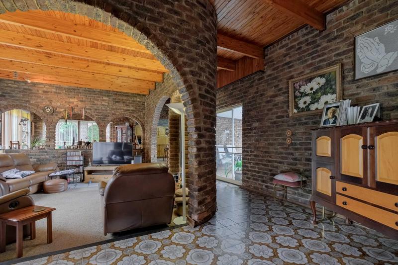 5 Bedroom Property for Sale in Murrayfield Gauteng