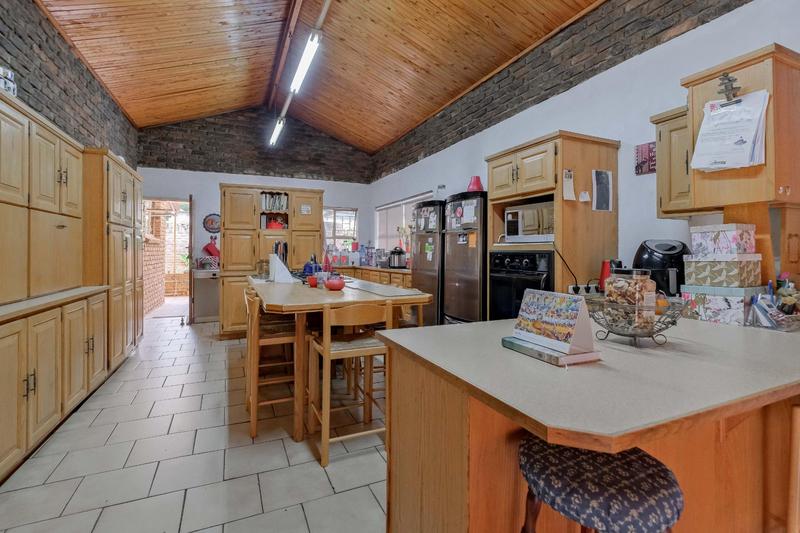 5 Bedroom Property for Sale in Murrayfield Gauteng