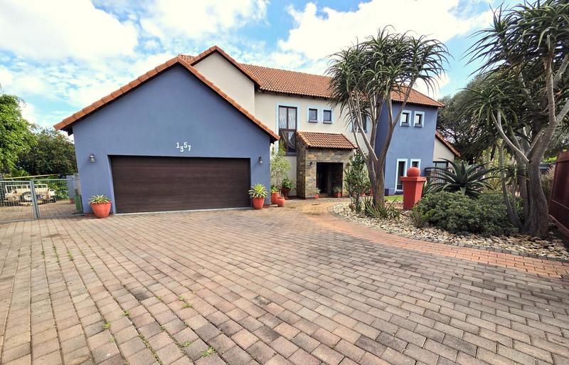 5 Bedroom Property for Sale in Zambezi Country Estate Gauteng
