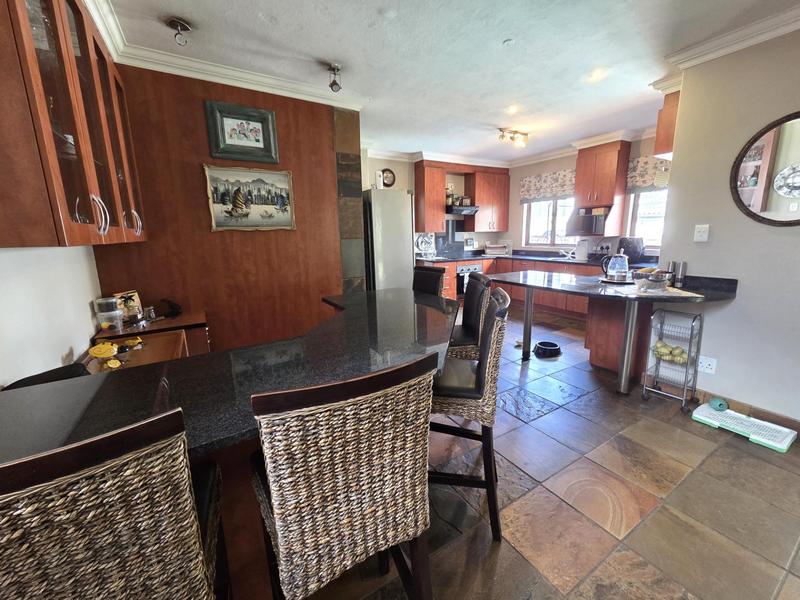 5 Bedroom Property for Sale in Zambezi Country Estate Gauteng