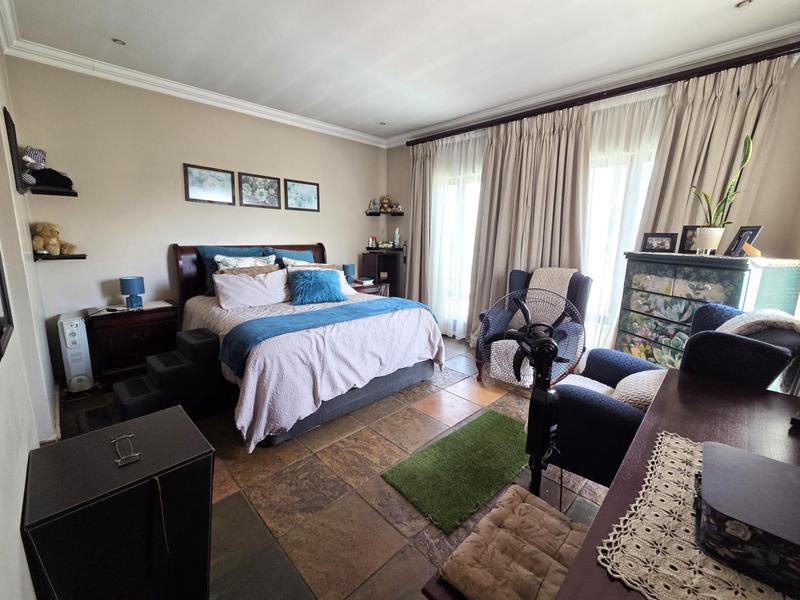 5 Bedroom Property for Sale in Zambezi Country Estate Gauteng