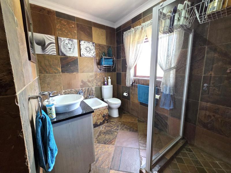 5 Bedroom Property for Sale in Zambezi Country Estate Gauteng