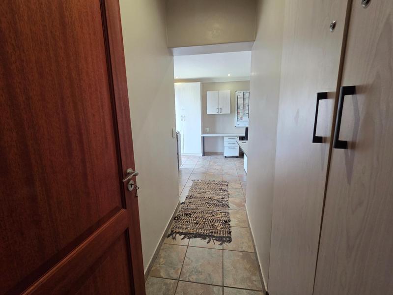 5 Bedroom Property for Sale in Zambezi Country Estate Gauteng