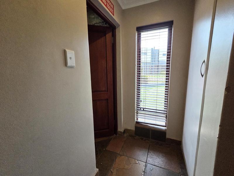 5 Bedroom Property for Sale in Zambezi Country Estate Gauteng