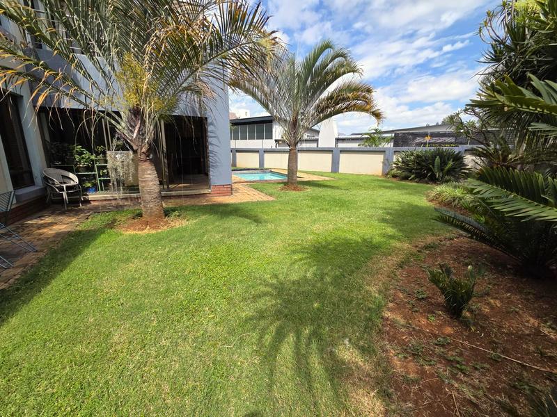 5 Bedroom Property for Sale in Zambezi Country Estate Gauteng