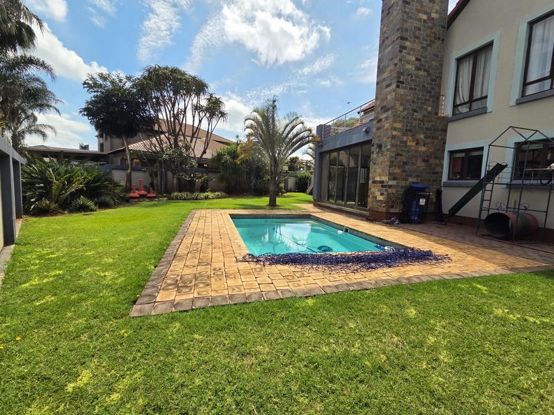 5 Bedroom Property for Sale in Zambezi Country Estate Gauteng