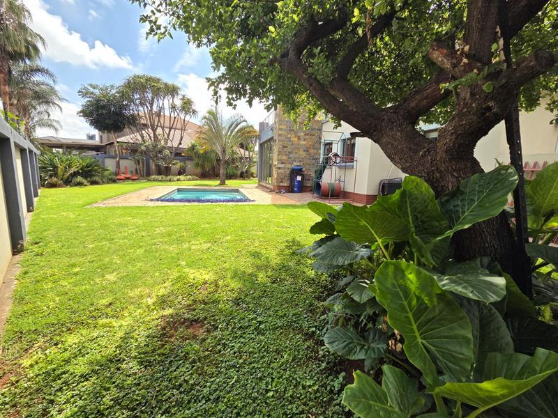 5 Bedroom Property for Sale in Zambezi Country Estate Gauteng