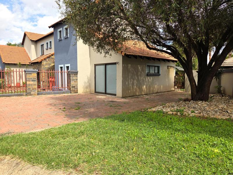 5 Bedroom Property for Sale in Zambezi Country Estate Gauteng