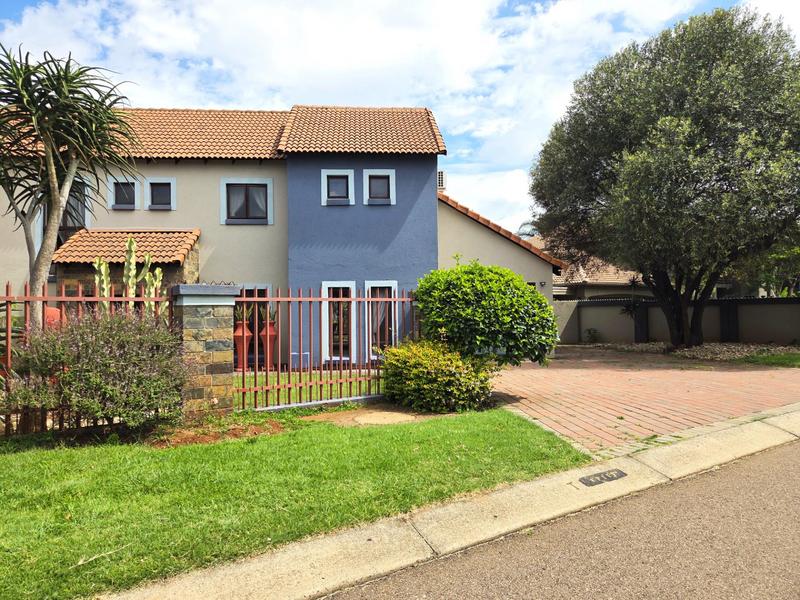 5 Bedroom Property for Sale in Zambezi Country Estate Gauteng