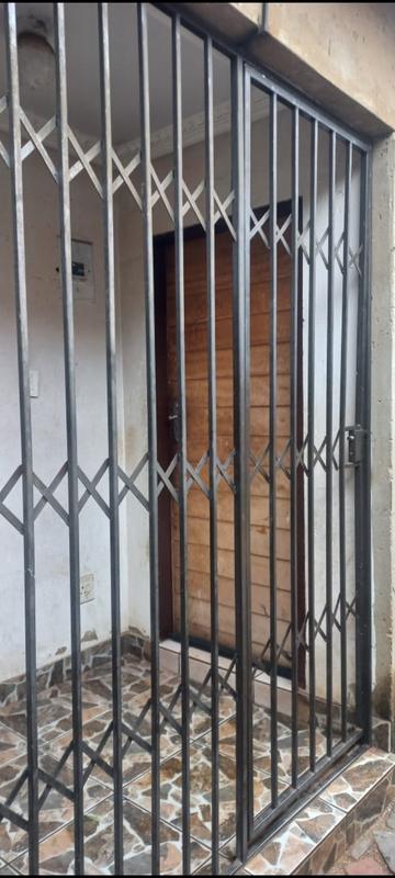 2 Bedroom Property for Sale in Protea Glen Gauteng