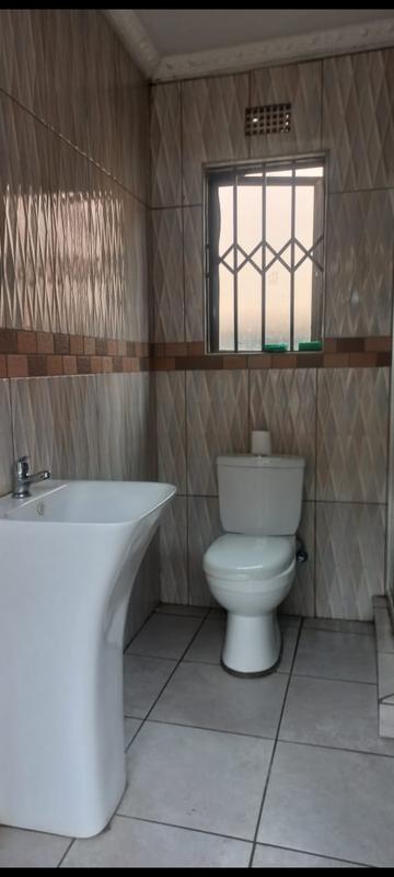 2 Bedroom Property for Sale in Protea Glen Gauteng