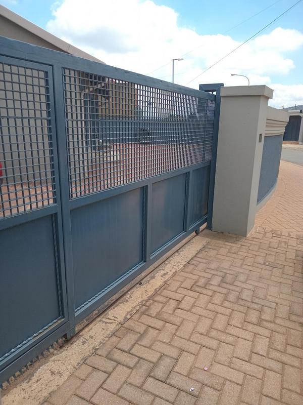 3 Bedroom Property for Sale in Dobsonville Ext 2 Gauteng