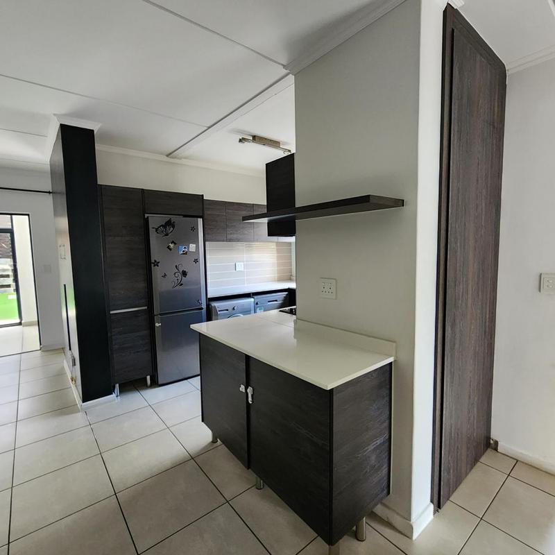 To Let 3 Bedroom Property for Rent in Olivedale Gauteng