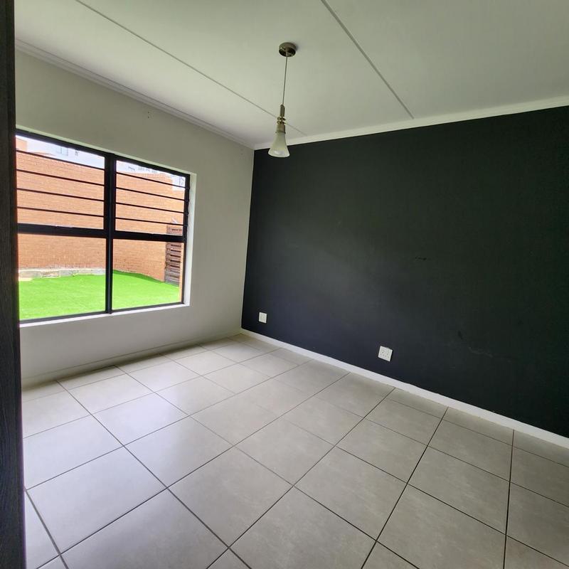 To Let 3 Bedroom Property for Rent in Olivedale Gauteng