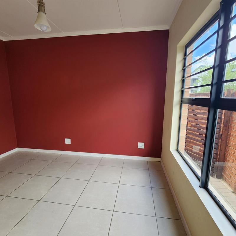 To Let 3 Bedroom Property for Rent in Olivedale Gauteng