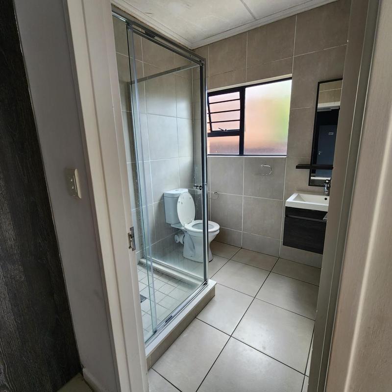 To Let 3 Bedroom Property for Rent in Olivedale Gauteng