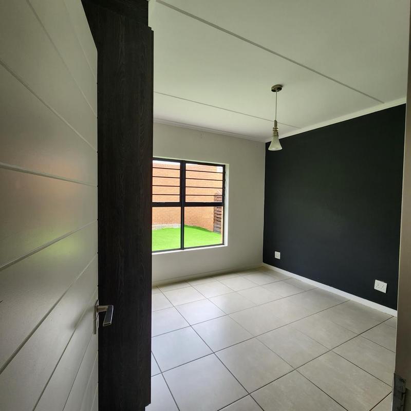 To Let 3 Bedroom Property for Rent in Olivedale Gauteng