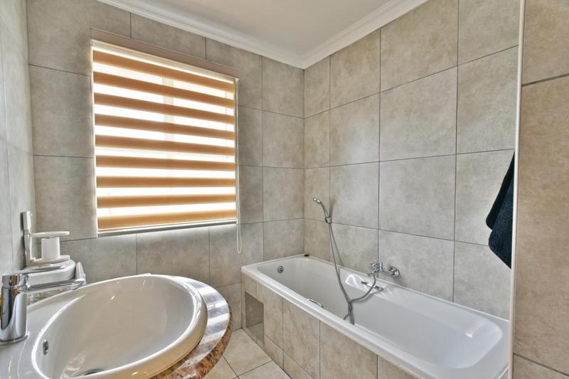 3 Bedroom Property for Sale in Discovery Gauteng