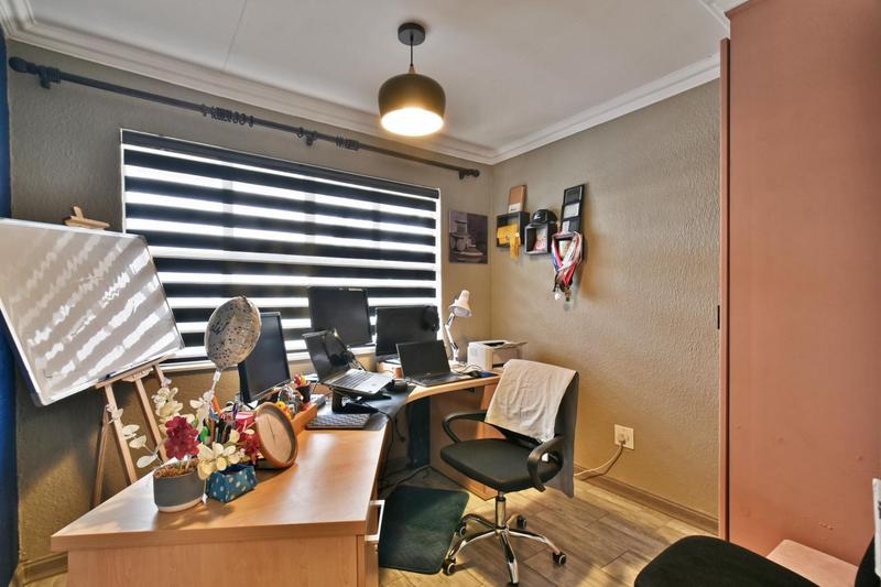 3 Bedroom Property for Sale in Discovery Gauteng