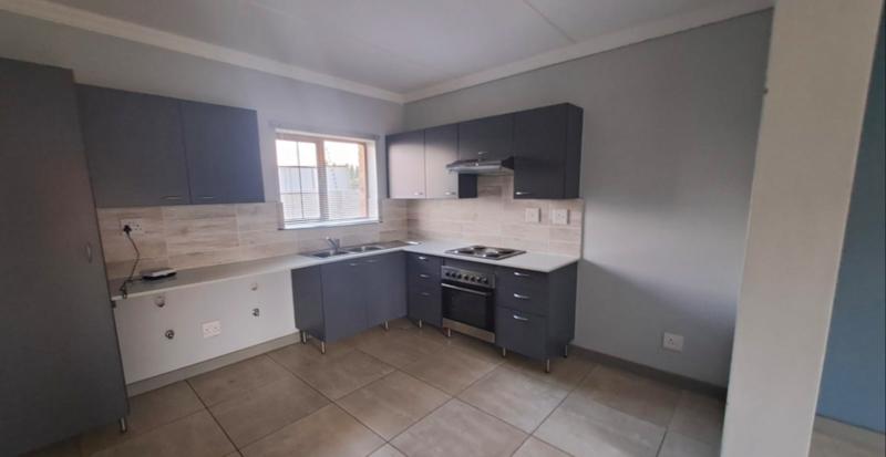 2 Bedroom Property for Sale in Noordwyk Gauteng