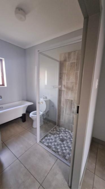 2 Bedroom Property for Sale in Noordwyk Gauteng