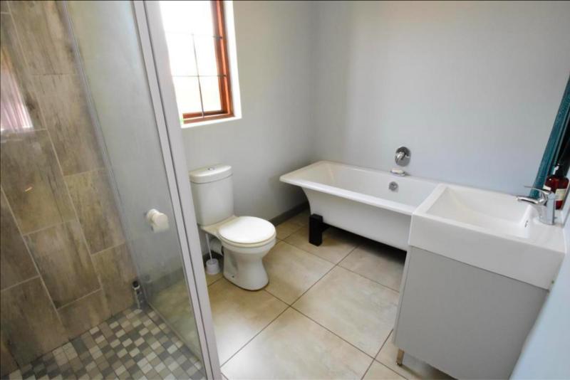 1 Bedroom Property for Sale in Noordwyk Gauteng