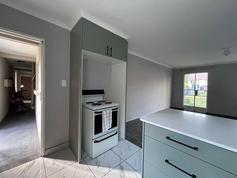 To Let 2 Bedroom Property for Rent in Vorna Valley Gauteng