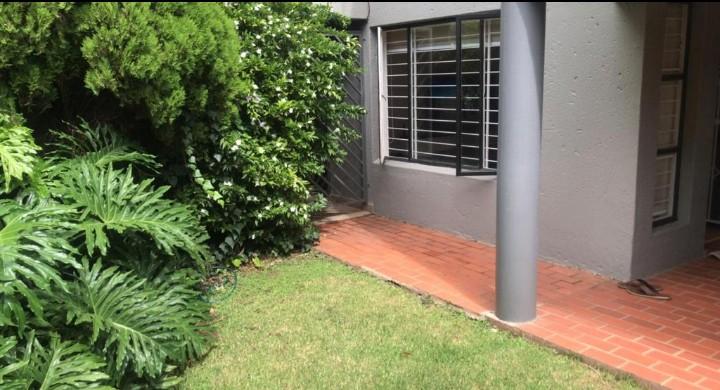 To Let 2 Bedroom Property for Rent in Benmore Gardens Gauteng