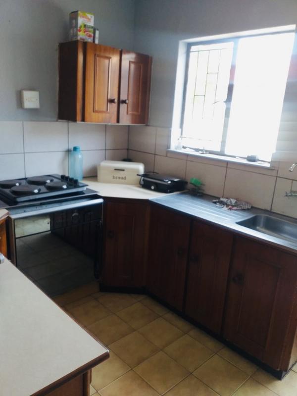 7 Bedroom Property for Sale in Crystal Park Gauteng