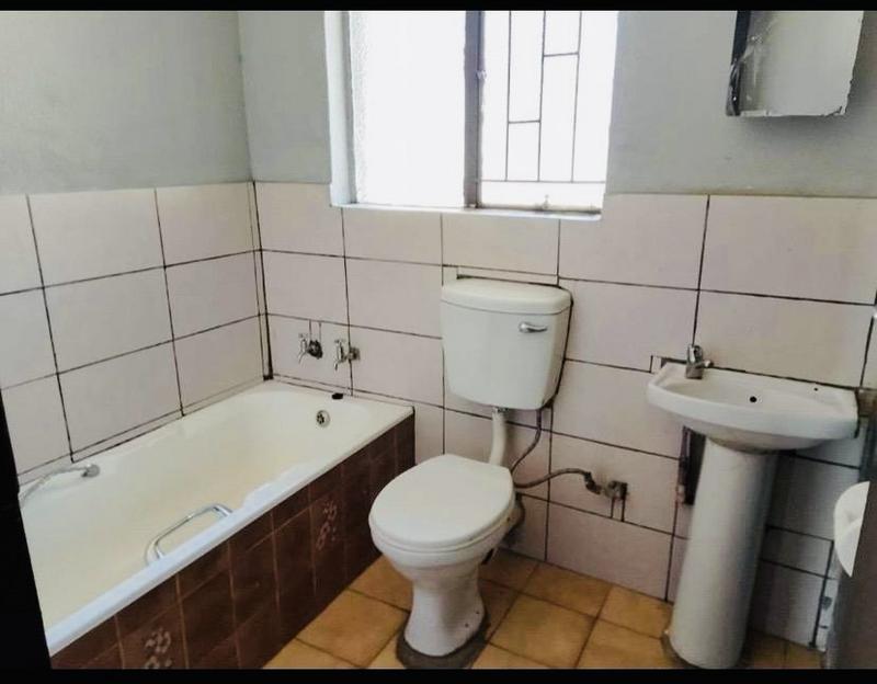 7 Bedroom Property for Sale in Crystal Park Gauteng