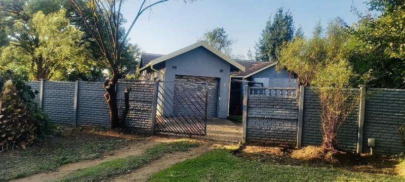 7 Bedroom Property for Sale in Crystal Park Gauteng