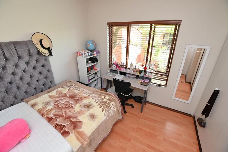 2 Bedroom Property for Sale in Lonehill Gauteng