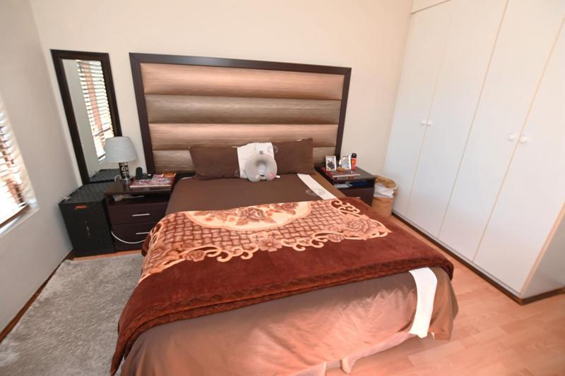 2 Bedroom Property for Sale in Lonehill Gauteng