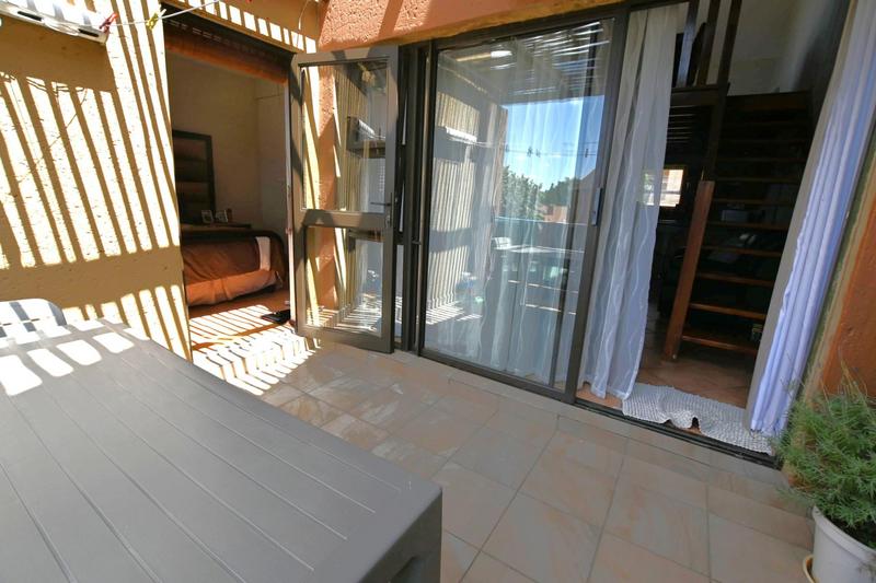 2 Bedroom Property for Sale in Lonehill Gauteng