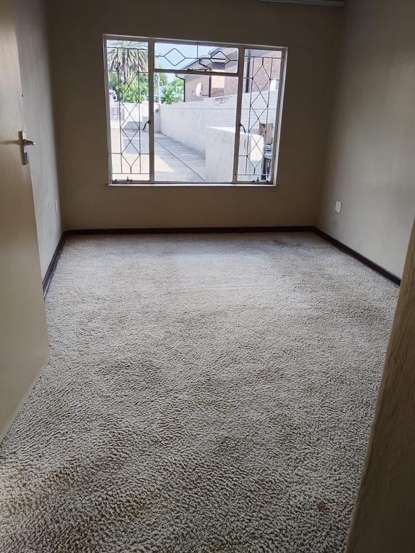 1 Bedroom Property for Sale in Florida Lake Gauteng