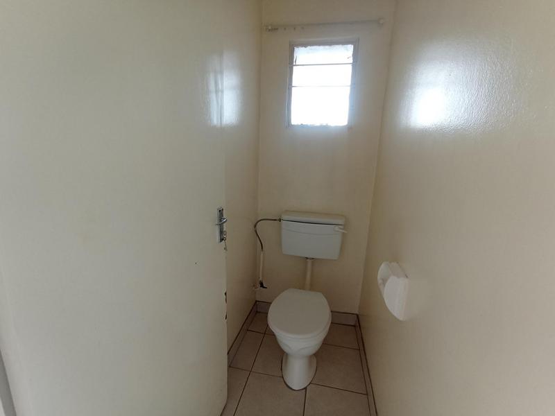 2 Bedroom Property for Sale in Florida Lake Gauteng