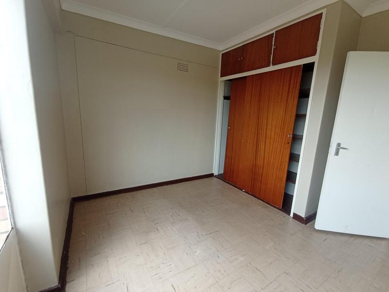 2 Bedroom Property for Sale in Florida Lake Gauteng