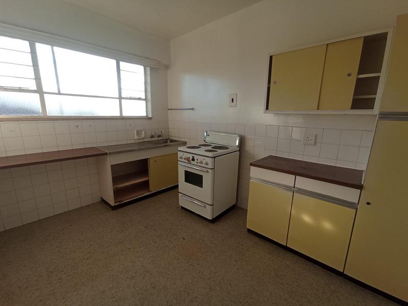 1 Bedroom Property for Sale in Florida Lake Gauteng